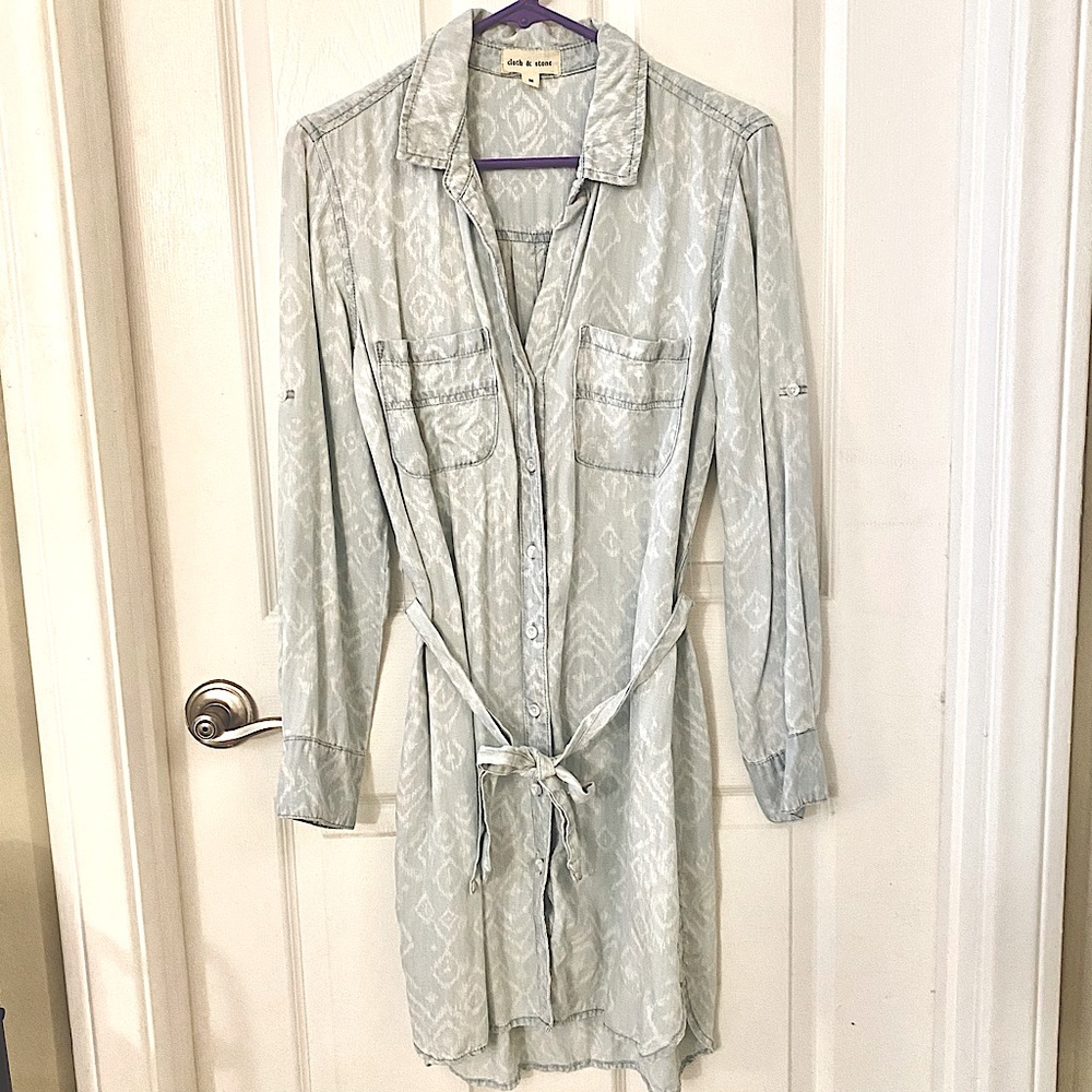 Anthropologie Cloth and Stone Light Chambray Dress with Tie